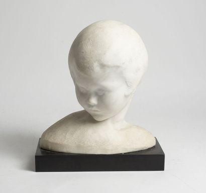 Amedeo GENNARELLI (1881-1943) Head of a girl.

Marble.

Signed on the neckline.

Rectangular...