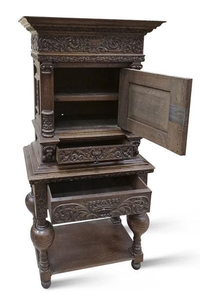 FRANCE, style Renaissance, fin du XIXème siècle Cabinet architecturé, en deux parties,...