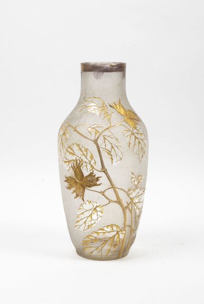 Dans le goût de la cristallerie MONTJOYE-SAINT-DENIS Baluster vase with flat bottom,...