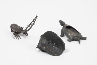 JAPON, fin du XIXème ou début du XXème siècle - Brass okimono in the shape of a lobster...