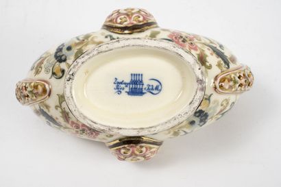 ZSOLNAY à Pécs Cup of form shuttle with oval base out of ceramics partly openwork...