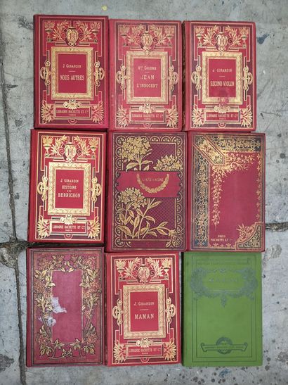 EUROPE, XIXème-XXème siècles 5 mannettes de livres : 
- deux de livres pour la Jeunesse,...