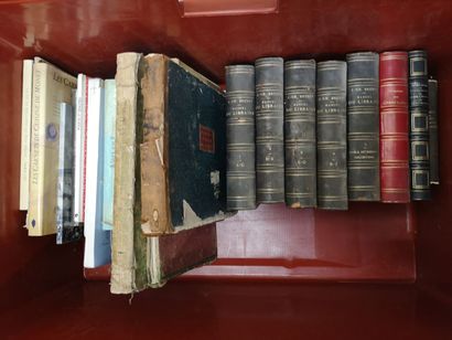 FRANCE, XIXème-XXème siècles 3 caisses de livres, sur Paris et sur la Littérature...,...