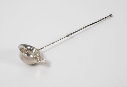 Silver punch ladle (950) with twisted handle.

Minerve...