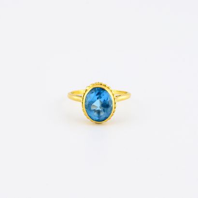 
Yellow gold (750) ring set with an oval...