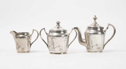 RUSSIE, premier tiers du XXème siècle Silver jug, creamer and sugar bowl with two...