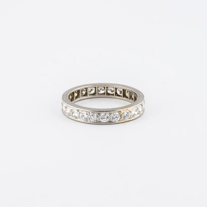 null 
American wedding band in platinum (950) set with brilliant-cut diamonds in...