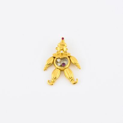 CHOPARD 
Pendentif Clown articulé en or jaune (750) le ventre transparent retenant...