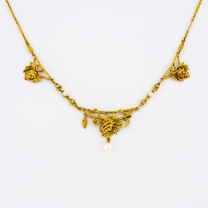 
Fine drapery necklace in yellow gold (750)...