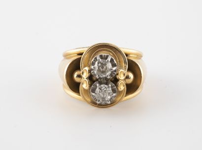 
Yellow gold (750) ring with an architectural...