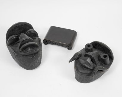 CÔTE D'IVOIRE Dan mask.

In carved wood with black patina.

22,5 x 17 cm.

Wear and...