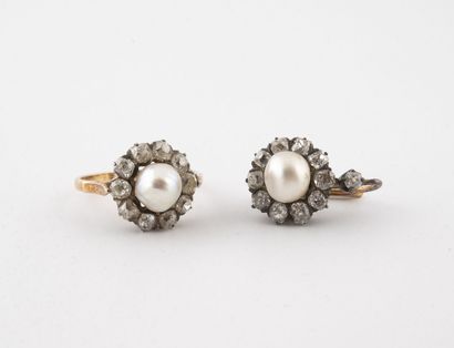 null Yellow gold (750) and silver (min. 800) daisy and dormeuse ring centered on...