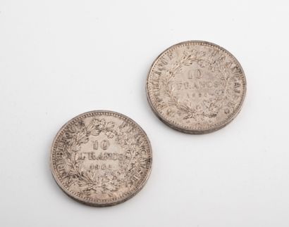 France Deux pièces de 10 francs argent, 1966. 

Poids total : 49 g. 

Usures et ...