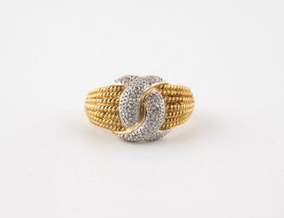 null Yellow and white gold (750) string ring, centered on two interlaced crescents...