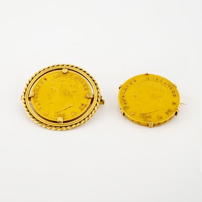 null Lot de deux broches en or jaune (750) ornée de deux pièces 40 Lire, Napoleone...
