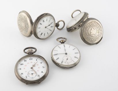  Lot of four silver pocket watches (min. 800): 
- A watch with a back cover decorated...