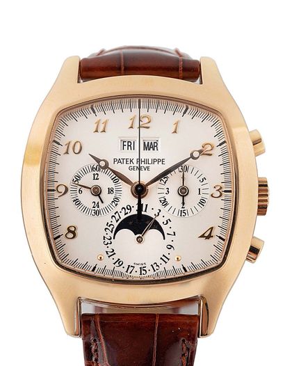 PATEK PHILIPPE Rare et belle montre chronographe en or rose 750 millièmes à calendrier...