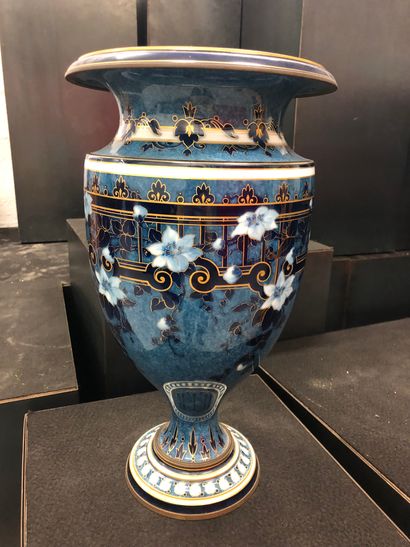 Manufacture de SEVRES, seconde moitié du XIXème siècle Vase of Mycenae.
Proof in...