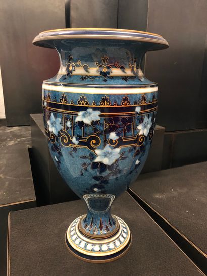 Manufacture de SEVRES, seconde moitié du XIXème siècle Vase of Mycenae.
Proof in...