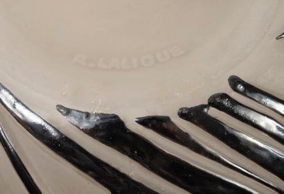 RENE LALIQUE (1860-1945) Vase Baies.
Modèle créé en 1924.
Épreuve en verre soufflé-moulé,...