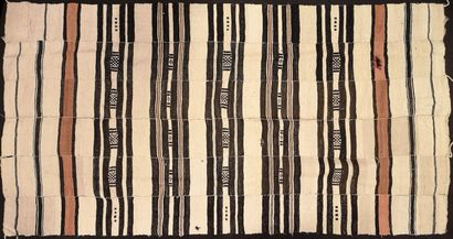 AFRIQUE Mopti blanket in wool with geometric patterns, formed by six bands joined...