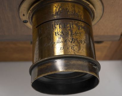 Société des Anciens Établissements Louis SCHRAMBACH, Paris Camera in walnut and brass.

Format...