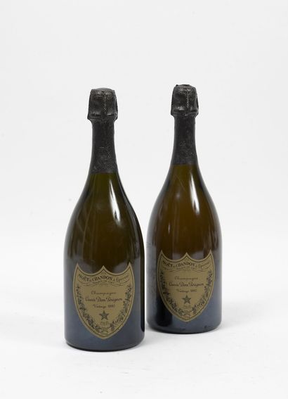 MOET ET CHANDON Cuvée DOM PERIGNON 2 bouteilles vintage, 1990.

Bon niveau.