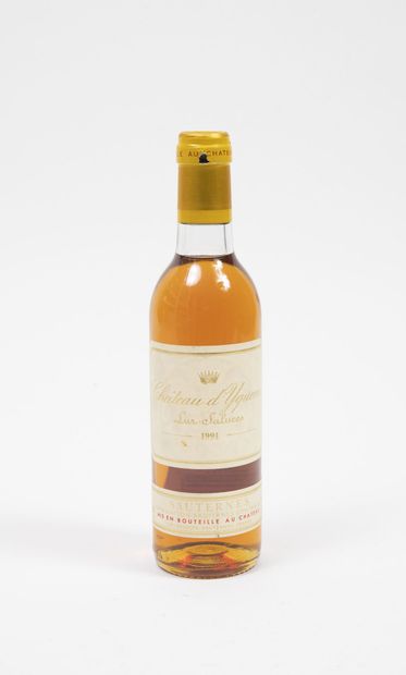CHÂTEAU D'YQUEM Lur-Saluces.

Half a bottle, 1991.

Neck level.

Small stains and...