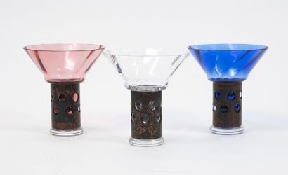BORETH SIPEK (1949-2016) Suite de trois petits vases.

En verre bleu, rose et incolore....