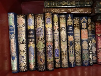 null Three cases and a handle of children's or teenage books, 19th century :

- most...