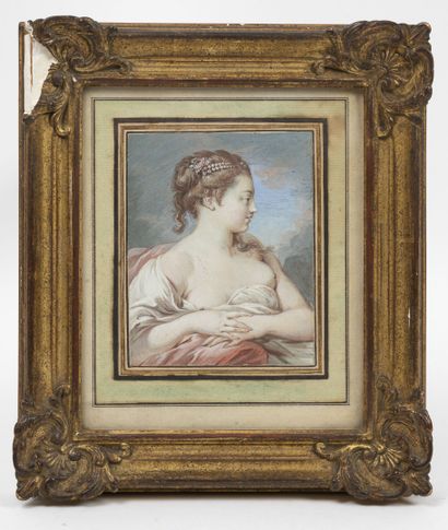 École française du XVIIIème ou XIXème siècle Young woman in profile holding a drape...