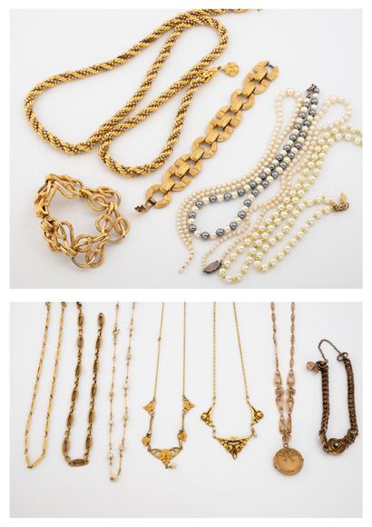 Lot of fancy jewelry in gold metal or fancy...