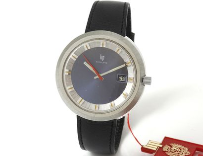 LIP ''HIMALAYA'' Men's wrist watch in chrome-plated metal.

Round case.

Blue radiant...
