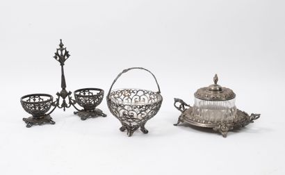 null Three pieces of silver plated metal : 

- double salver stand, openwork, with...