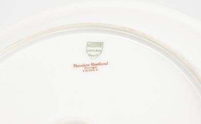 Théodore Haviland, Limoges Part of table service in porcelain model Malmaison.

Including:

-24...