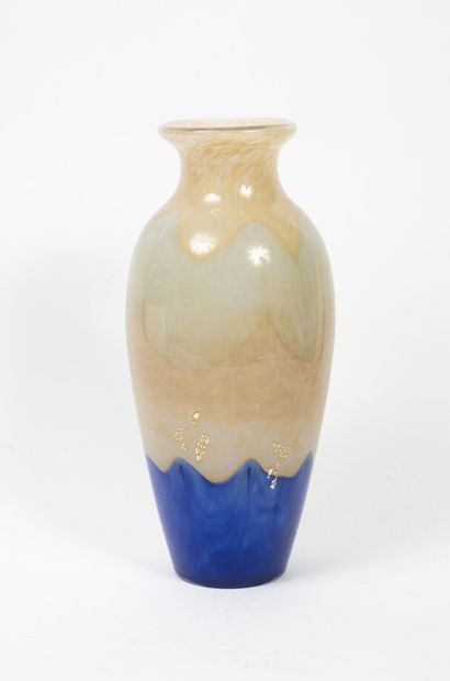 André DELATTE (1887-1953) Baluster vase with hemmed neck. 

Proof in beige and blue...