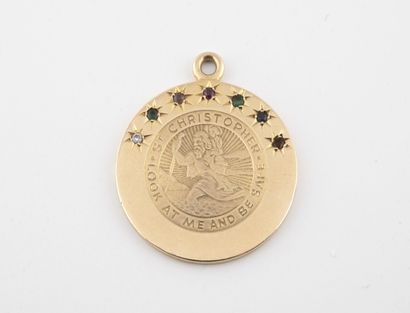 Médaille en or jaune (585) gravé d'un Saint...