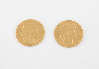France Lot de deux pièces de 20 francs or, 1908, 1909.

Poids total : 12.8 g. 

Légère...