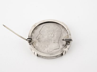 null Broche en argent (800) retenant une pièce de 5 francs belge en argent, LEOPOLD...