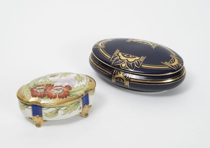Two oval candy boxes in porcelain: 
- one...