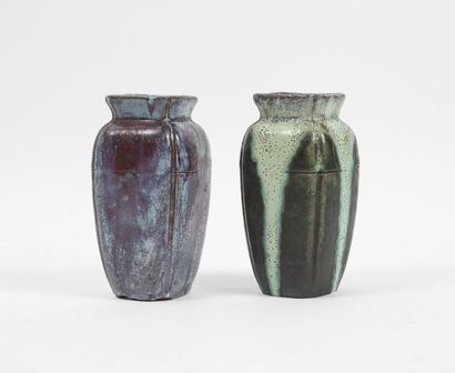 Louis FRANCHET (1869-1940) Paire de vases à section carré en grès porcelainique aux...