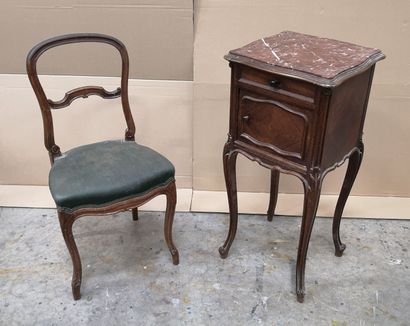 FRANCE, fin du XIXème ou début du XXème siècle - Molded walnut bedroom chair.

H....
