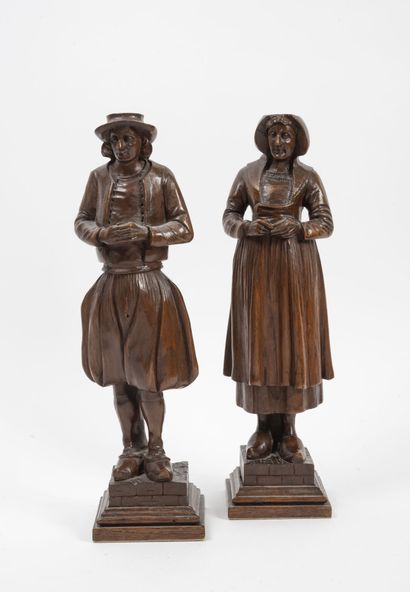 BRETAGNE, XXème siècle Couple de bretons.

Sculptures en bois naturel.

H. : 37 cm.

Quelques...