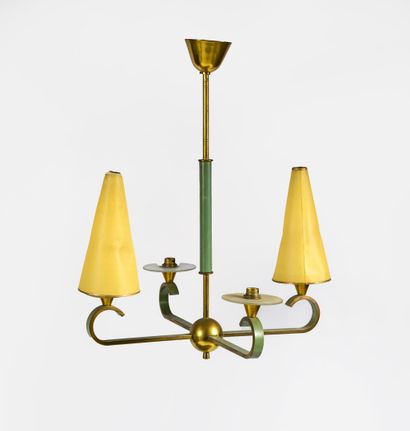 ARLUX, vers 1950 Chandelier in green and gilded lacquered metal with four arms of...