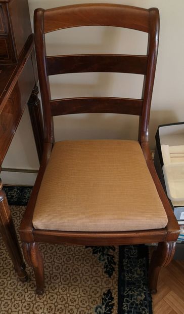FRANCE, époque Restauration, vers 1815-1830 Paire de chaises à barrettes en placage...