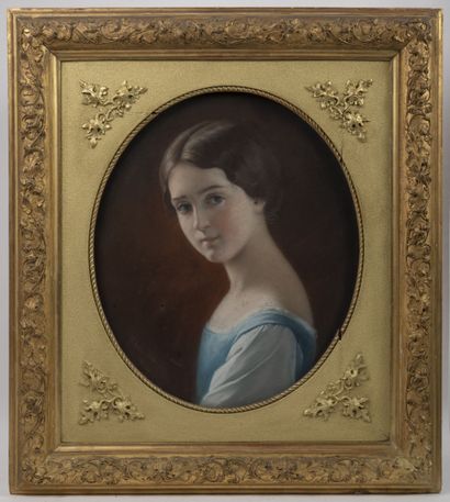 École de la première moitié du XIXème siècle Portrait de jeune fille en buste, de...