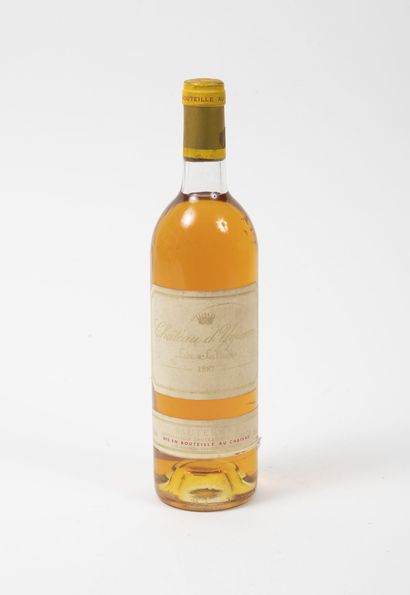 CHÂTEAU D'YQUEM 1 bouteille, 1987.

Sauternes.

Niveau haute épaule.

Infimes frottements...