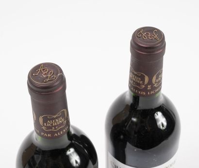 Château Laroque 2 bouteilles, 1997.

Saint-Emilion.

Niveau goulot.

Infimes taches...