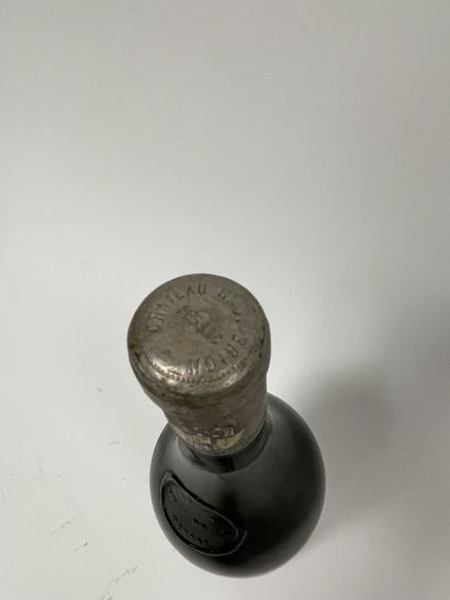 CHÂTEAU HAUT-BRION 1 bouteille, 1959.

1er GCCC Pessac Leognan.

Niveau bas.

Taches...