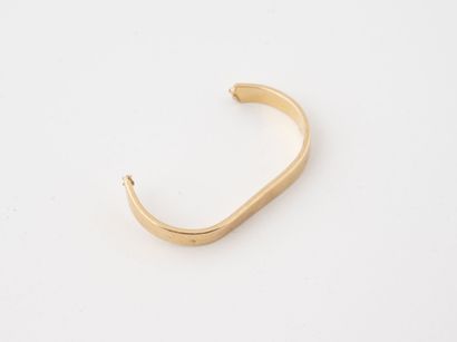 null A yellow gold (750) wedding band. 

Weight : 4.0 g.